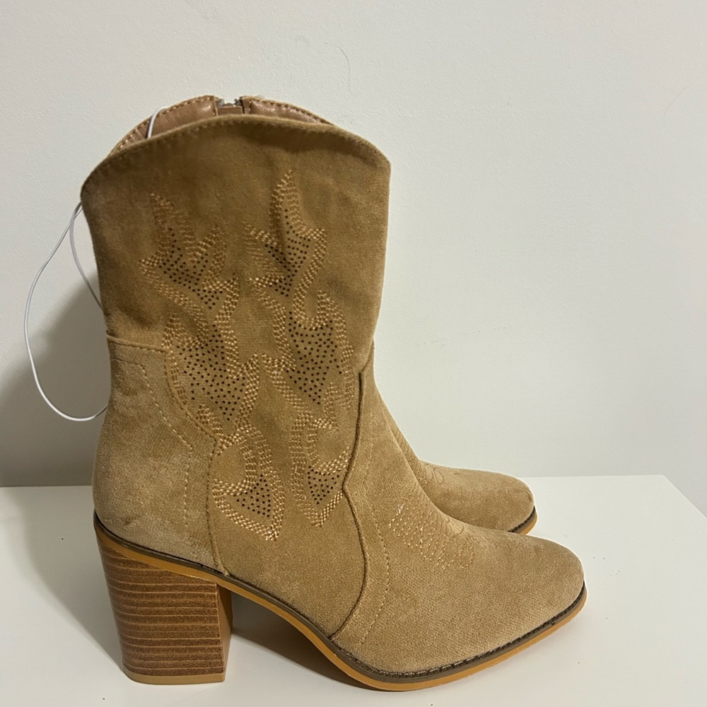 Boots size 6.5